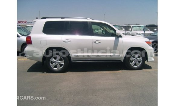Buy Import Toyota Land Cruiser White Car in Import - Dubai in Anse-la-Raye Buy Import Toyota Land Cruiser White Car in Import - Dubai in Anse-la-Raye