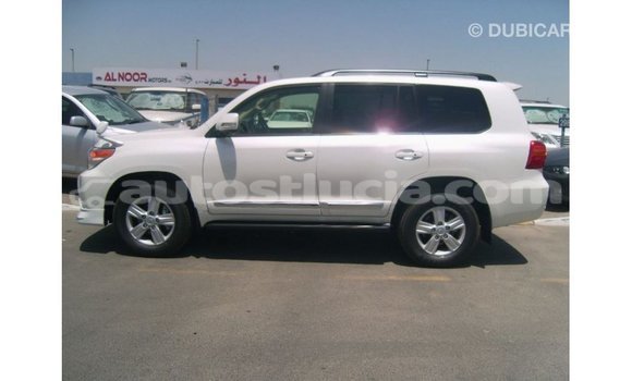 Buy Import Toyota Land Cruiser White Car in Import - Dubai in Anse-la-Raye Buy Import Toyota Land Cruiser White Car in Import - Dubai in Anse-la-Raye