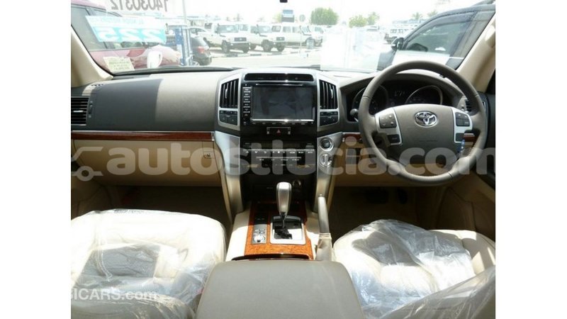Big with watermark toyota land cruiser anse la raye import dubai 2333