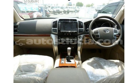 Acheter Import Voiture Toyota Land Cruiser Blanc à Import - Dubai, Anse-la-Raye Acheter Import Voiture Toyota Land Cruiser Blanc à Import - Dubai, Anse-la-Raye