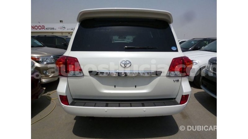 Big with watermark toyota land cruiser anse la raye import dubai 2333