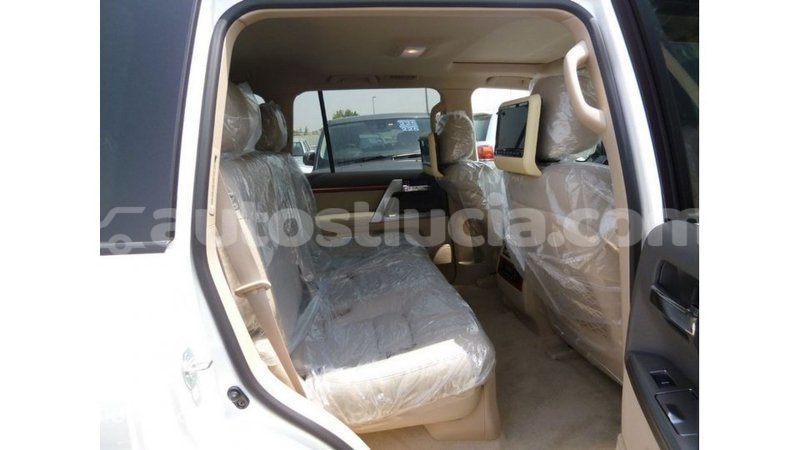 Big with watermark toyota land cruiser anse la raye import dubai 2333