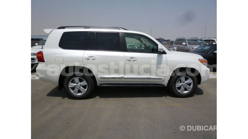 Big with watermark toyota land cruiser anse la raye import dubai 2333