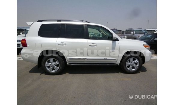 Acheter Import Voiture Toyota Land Cruiser Blanc à Import - Dubai, Anse-la-Raye Acheter Import Voiture Toyota Land Cruiser Blanc à Import - Dubai, Anse-la-Raye
