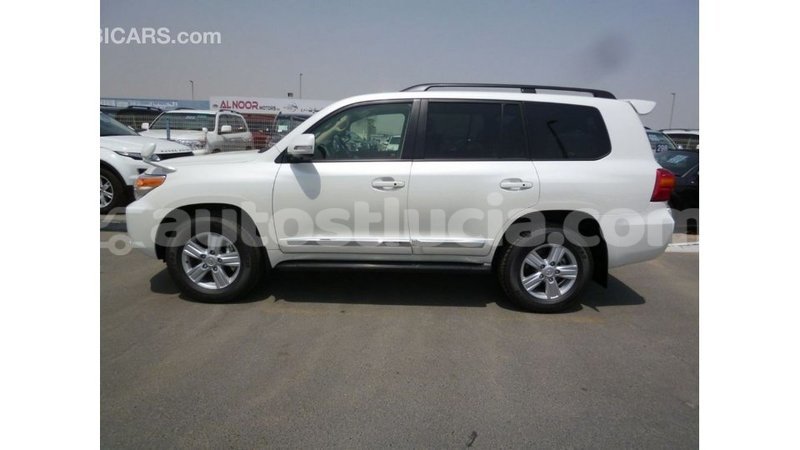 Big with watermark toyota land cruiser anse la raye import dubai 2333