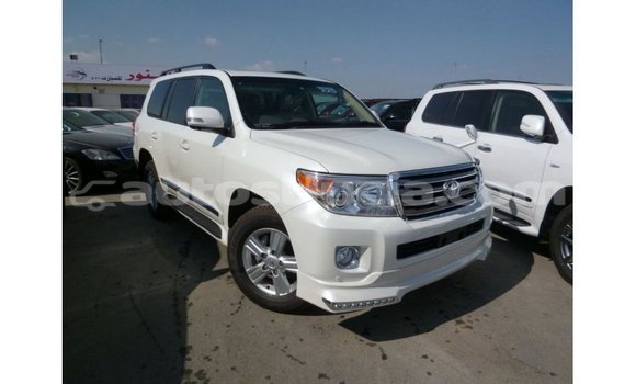 Buy Import Toyota Land Cruiser White Car in Import - Dubai in Anse-la-Raye Buy Import Toyota Land Cruiser White Car in Import - Dubai in Anse-la-Raye