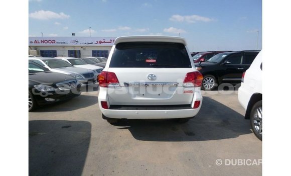 Buy Import Toyota Land Cruiser White Car in Import - Dubai in Anse-la-Raye Buy Import Toyota Land Cruiser White Car in Import - Dubai in Anse-la-Raye