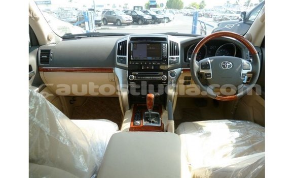 Buy Import Toyota Land Cruiser White Car in Import - Dubai in Anse-la-Raye Buy Import Toyota Land Cruiser White Car in Import - Dubai in Anse-la-Raye