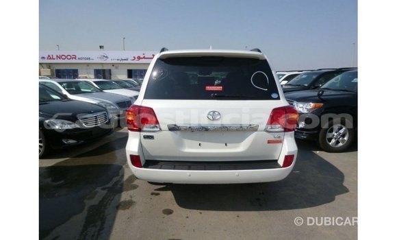 Buy Import Toyota Land Cruiser White Car in Import - Dubai in Anse-la-Raye Buy Import Toyota Land Cruiser White Car in Import - Dubai in Anse-la-Raye