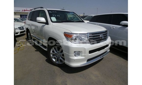 Buy Import Toyota Land Cruiser White Car in Import - Dubai in Anse-la-Raye Buy Import Toyota Land Cruiser White Car in Import - Dubai in Anse-la-Raye