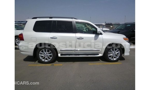 Buy Import Toyota Land Cruiser White Car in Import - Dubai in Anse-la-Raye Buy Import Toyota Land Cruiser White Car in Import - Dubai in Anse-la-Raye