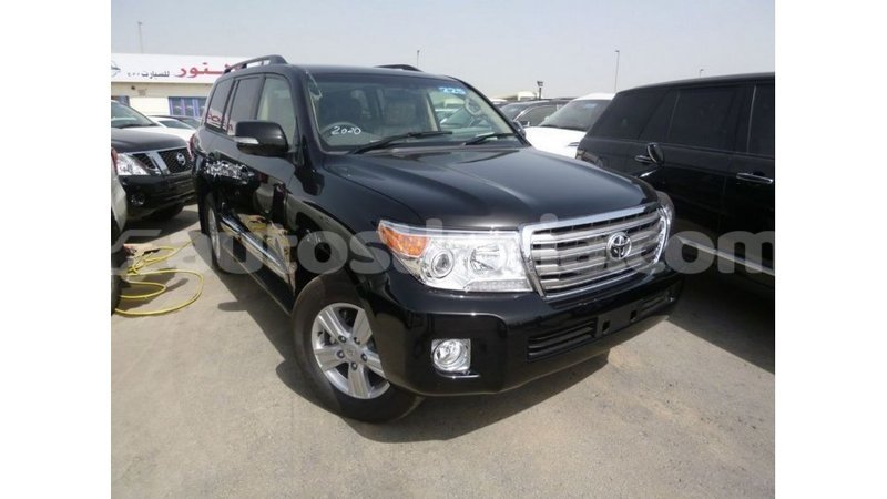 Big with watermark toyota land cruiser anse la raye import dubai 2339