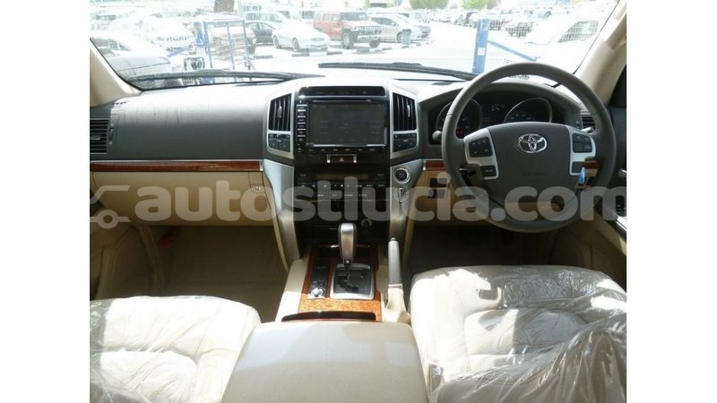 Big with watermark toyota land cruiser anse la raye import dubai 2339