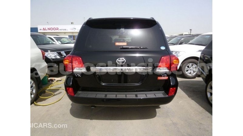 Big with watermark toyota land cruiser anse la raye import dubai 2339