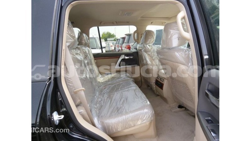 Big with watermark toyota land cruiser anse la raye import dubai 2339