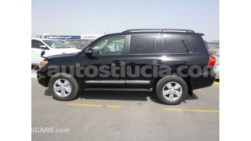 Big with watermark toyota land cruiser anse la raye import dubai 2339