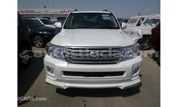 Buy Import Toyota Land Cruiser White Car in Import - Dubai in Anse-la-Raye Buy Import Toyota Land Cruiser White Car in Import - Dubai in Anse-la-Raye