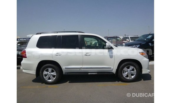 Buy Import Toyota Land Cruiser White Car in Import - Dubai in Anse-la-Raye Buy Import Toyota Land Cruiser White Car in Import - Dubai in Anse-la-Raye