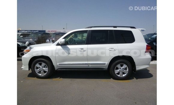 Buy Import Toyota Land Cruiser White Car in Import - Dubai in Anse-la-Raye Buy Import Toyota Land Cruiser White Car in Import - Dubai in Anse-la-Raye