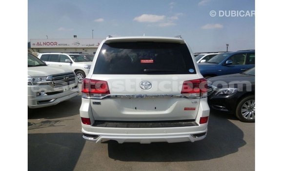 Buy Import Toyota Land Cruiser White Car in Import - Dubai in Anse-la-Raye Buy Import Toyota Land Cruiser White Car in Import - Dubai in Anse-la-Raye