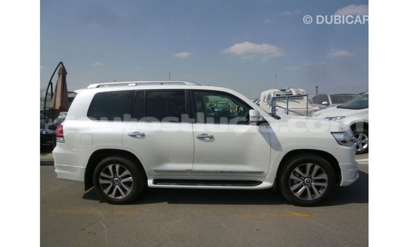 Buy Import Toyota Land Cruiser White Car in Import - Dubai in Anse-la-Raye Buy Import Toyota Land Cruiser White Car in Import - Dubai in Anse-la-Raye