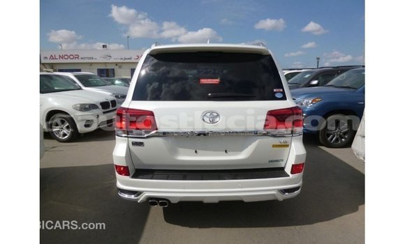 Buy Import Toyota Land Cruiser White Car in Import - Dubai in Anse-la-Raye Buy Import Toyota Land Cruiser White Car in Import - Dubai in Anse-la-Raye