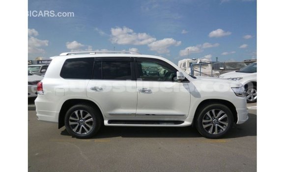 Buy Import Toyota Land Cruiser White Car in Import - Dubai in Anse-la-Raye Buy Import Toyota Land Cruiser White Car in Import - Dubai in Anse-la-Raye