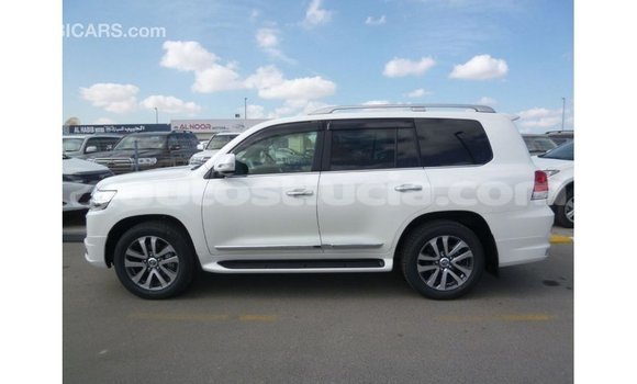 Buy Import Toyota Land Cruiser White Car in Import - Dubai in Anse-la-Raye Buy Import Toyota Land Cruiser White Car in Import - Dubai in Anse-la-Raye