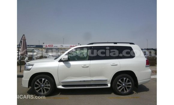 Buy Import Toyota Land Cruiser White Car in Import - Dubai in Anse-la-Raye Buy Import Toyota Land Cruiser White Car in Import - Dubai in Anse-la-Raye