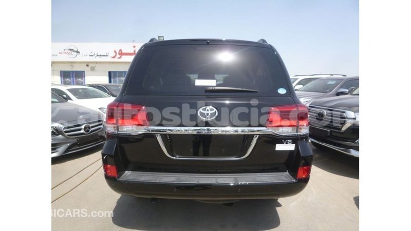 Big with watermark toyota land cruiser anse la raye import dubai 2353