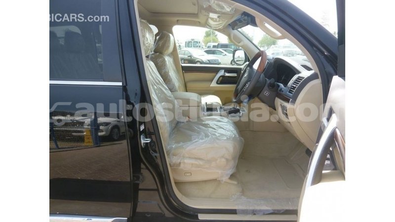 Big with watermark toyota land cruiser anse la raye import dubai 2353