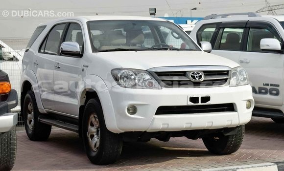 Acheter Import Voiture Toyota Fortuner Blanc à Import - Dubai, Anse-la-Raye Acheter Import Voiture Toyota Fortuner Blanc à Import - Dubai, Anse-la-Raye