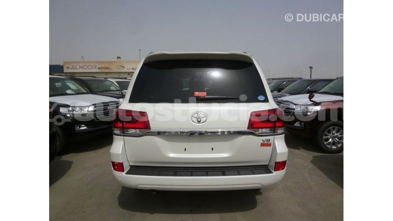 Big with watermark toyota land cruiser anse la raye import dubai 2362