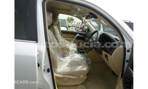 Buy Import Toyota Land Cruiser White Car in Import - Dubai in Anse-la-Raye Buy Import Toyota Land Cruiser White Car in Import - Dubai in Anse-la-Raye