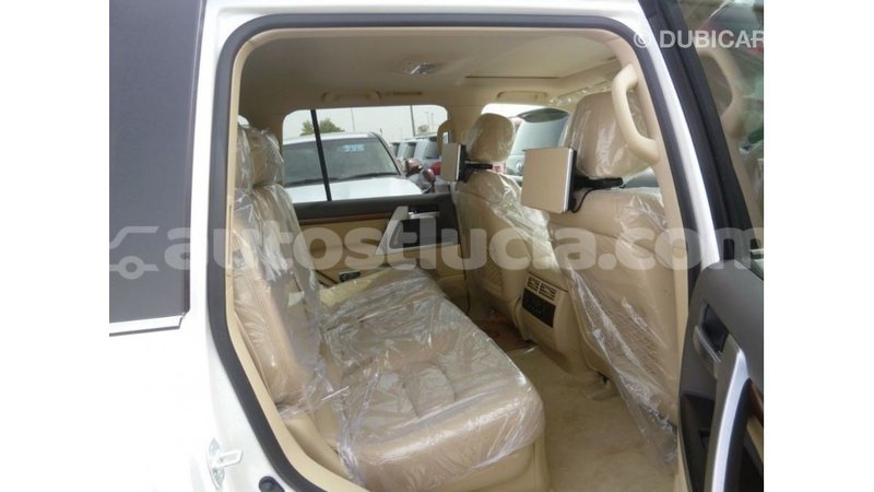 Big with watermark toyota land cruiser anse la raye import dubai 2362