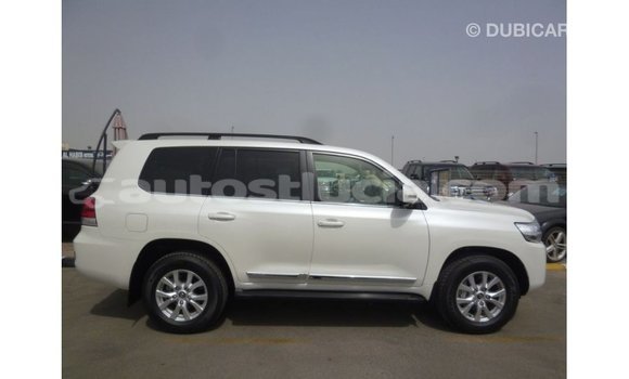 Buy Import Toyota Land Cruiser White Car in Import - Dubai in Anse-la-Raye Buy Import Toyota Land Cruiser White Car in Import - Dubai in Anse-la-Raye