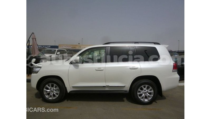 Big with watermark toyota land cruiser anse la raye import dubai 2362