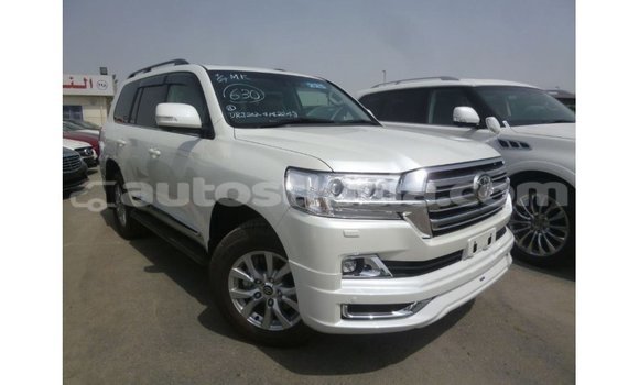 Buy Import Toyota Land Cruiser White Car in Import - Dubai in Anse-la-Raye Buy Import Toyota Land Cruiser White Car in Import - Dubai in Anse-la-Raye
