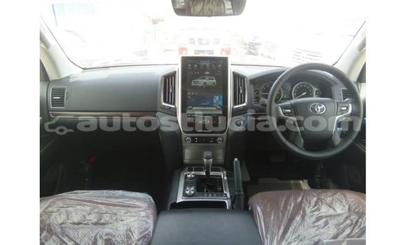 Buy Import Toyota Land Cruiser White Car in Import - Dubai in Anse-la-Raye Buy Import Toyota Land Cruiser White Car in Import - Dubai in Anse-la-Raye