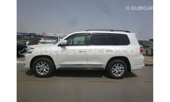 Buy Import Toyota Land Cruiser White Car in Import - Dubai in Anse-la-Raye Buy Import Toyota Land Cruiser White Car in Import - Dubai in Anse-la-Raye