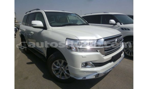 Acheter Import Voiture Toyota Land Cruiser Blanc à Import - Dubai, Anse-la-Raye Acheter Import Voiture Toyota Land Cruiser Blanc à Import - Dubai, Anse-la-Raye