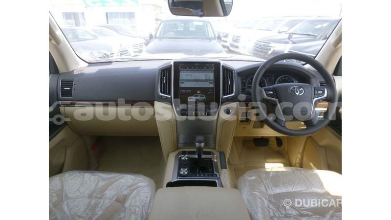 Big with watermark toyota land cruiser anse la raye import dubai 2368
