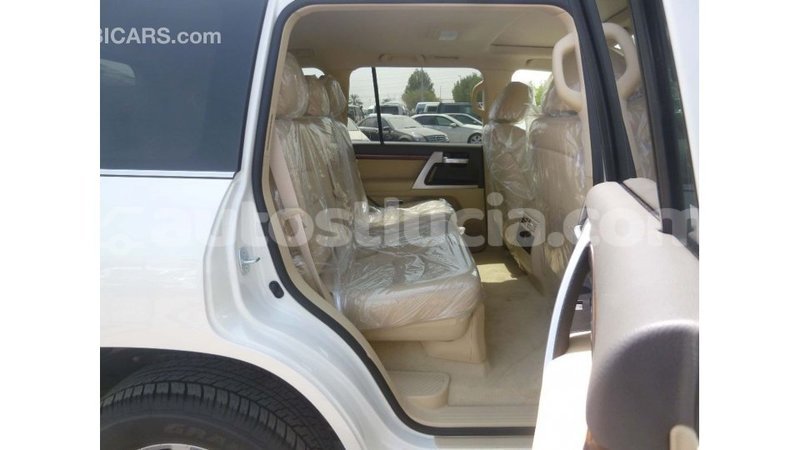 Big with watermark toyota land cruiser anse la raye import dubai 2368