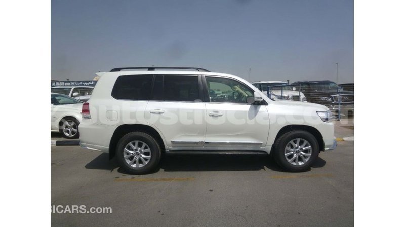 Big with watermark toyota land cruiser anse la raye import dubai 2368