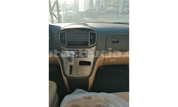 Buy Import Hyundai Accent White Car in Import - Dubai in Anse-la-Raye Buy Import Hyundai Accent White Car in Import - Dubai in Anse-la-Raye