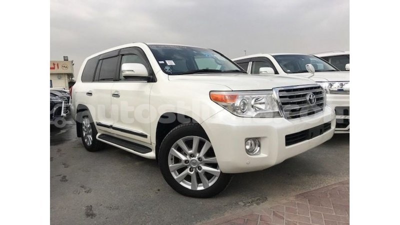 Big with watermark toyota land cruiser anse la raye import dubai 2384