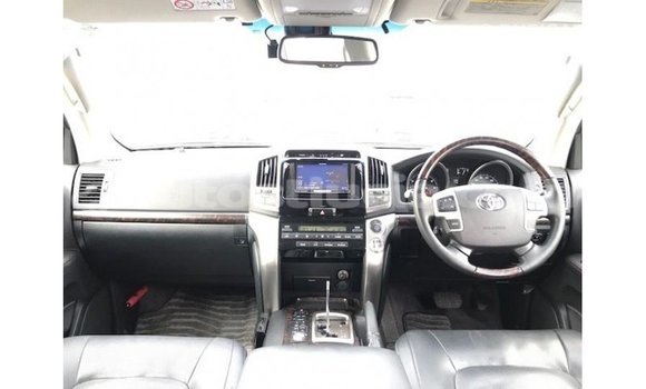 Buy Import Toyota Land Cruiser White Car in Import - Dubai in Anse-la-Raye Buy Import Toyota Land Cruiser White Car in Import - Dubai in Anse-la-Raye