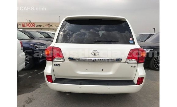 Buy Import Toyota Land Cruiser White Car in Import - Dubai in Anse-la-Raye Buy Import Toyota Land Cruiser White Car in Import - Dubai in Anse-la-Raye