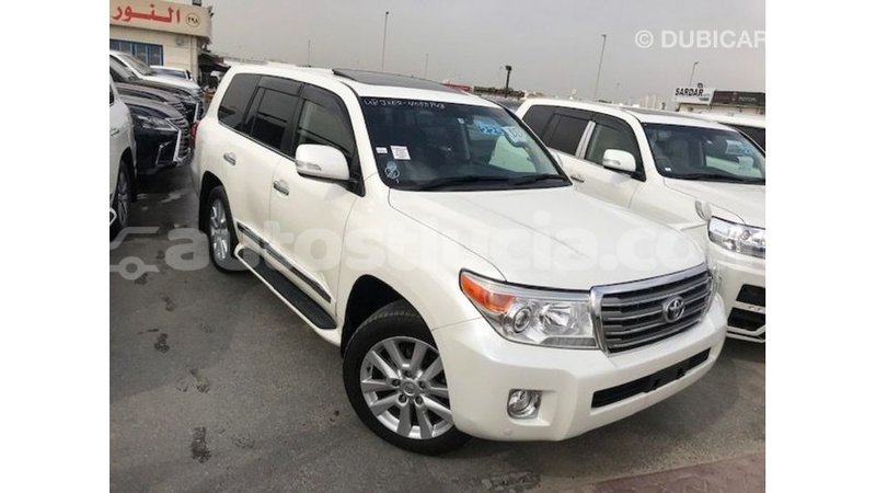 Big with watermark toyota land cruiser anse la raye import dubai 2384