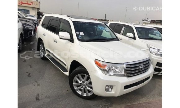 Buy Import Toyota Land Cruiser White Car in Import - Dubai in Anse-la-Raye Buy Import Toyota Land Cruiser White Car in Import - Dubai in Anse-la-Raye